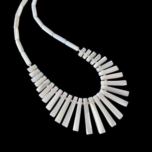 Vintage Mother of Pearl Shell Bead Fringe Necklace - Picture 3 of 4